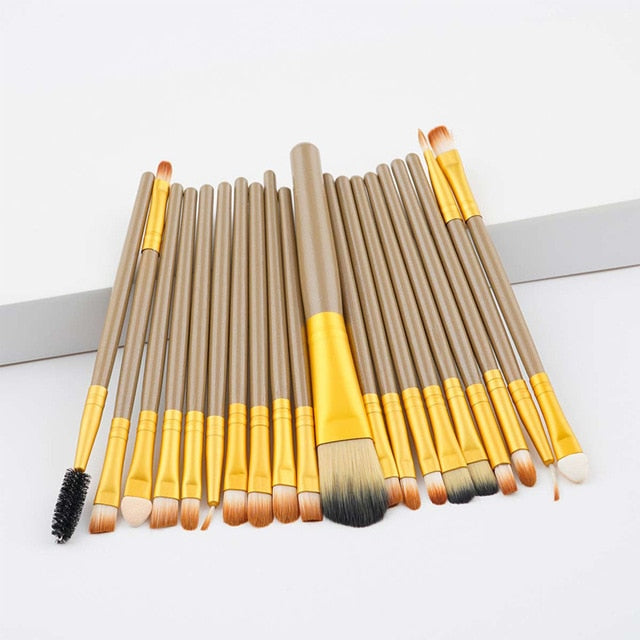 Rose Gold Make Brush - GadgetsPerfect
